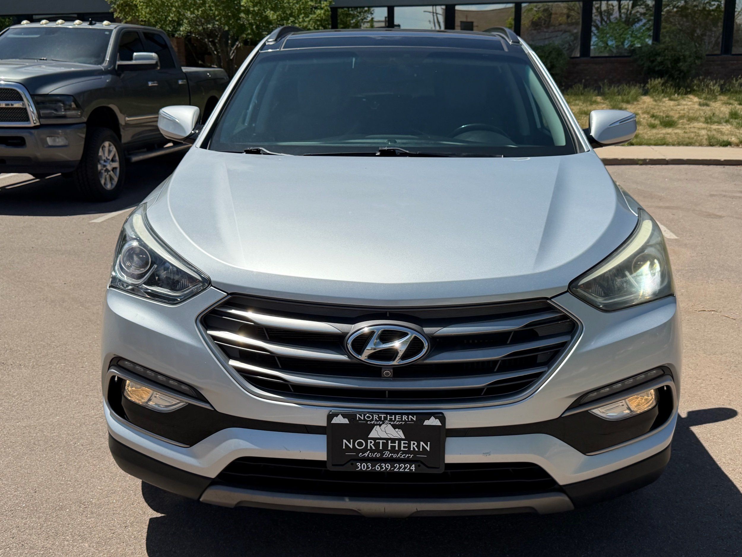 hyundai santa fe 2017 5XYZWDLA6HG501689 image hyundai santa fe 2017 5XYZWDLA6HG501689 image